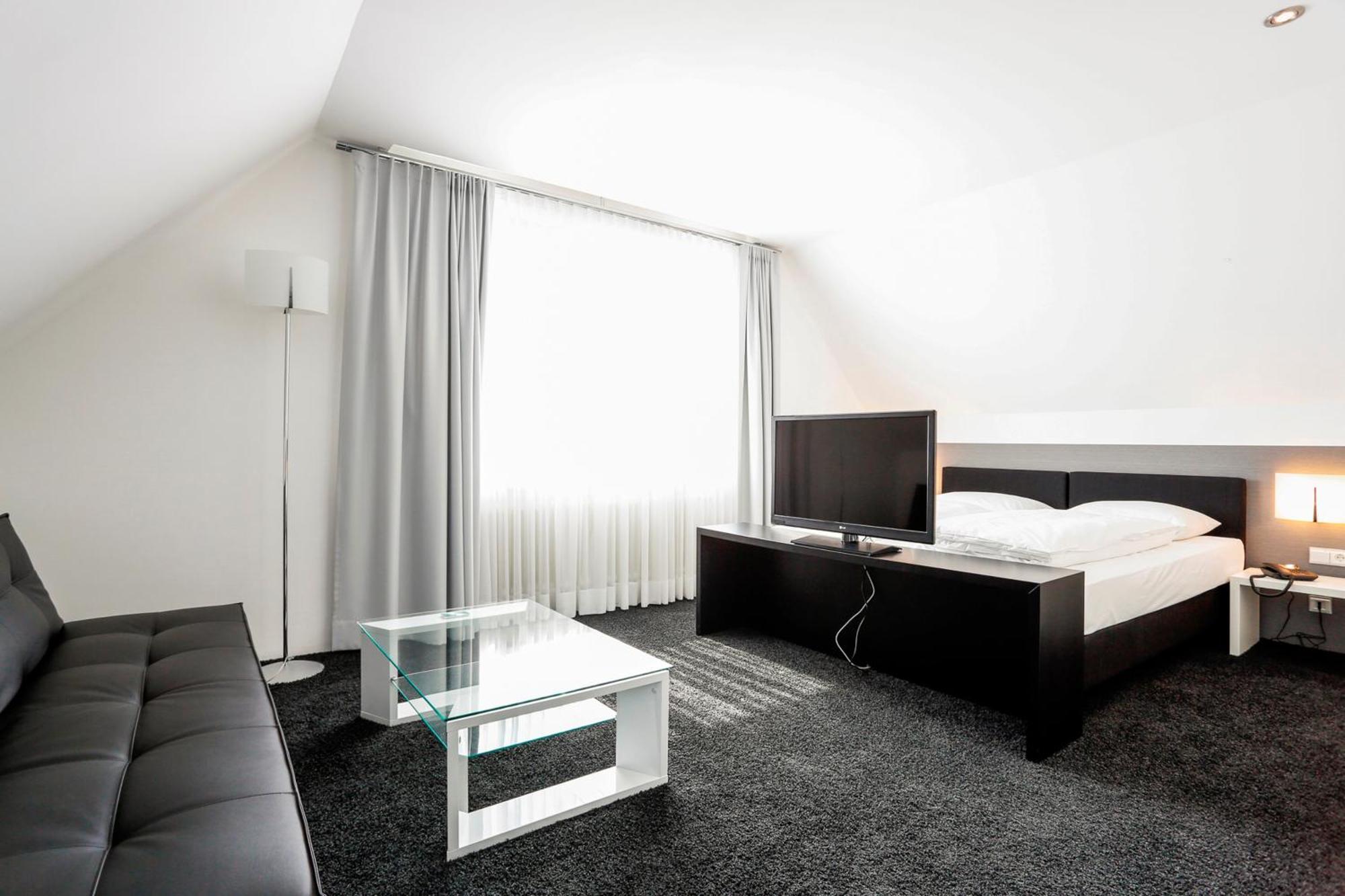 Hotel Schempp Бобинген Стая снимка