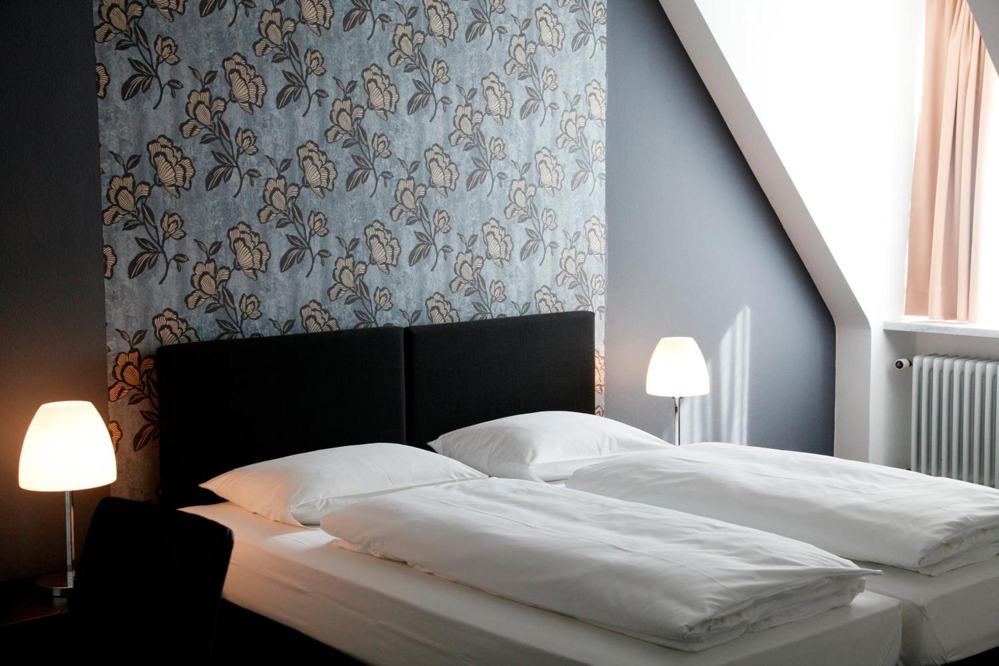 Hotel Schempp Бобинген Стая снимка